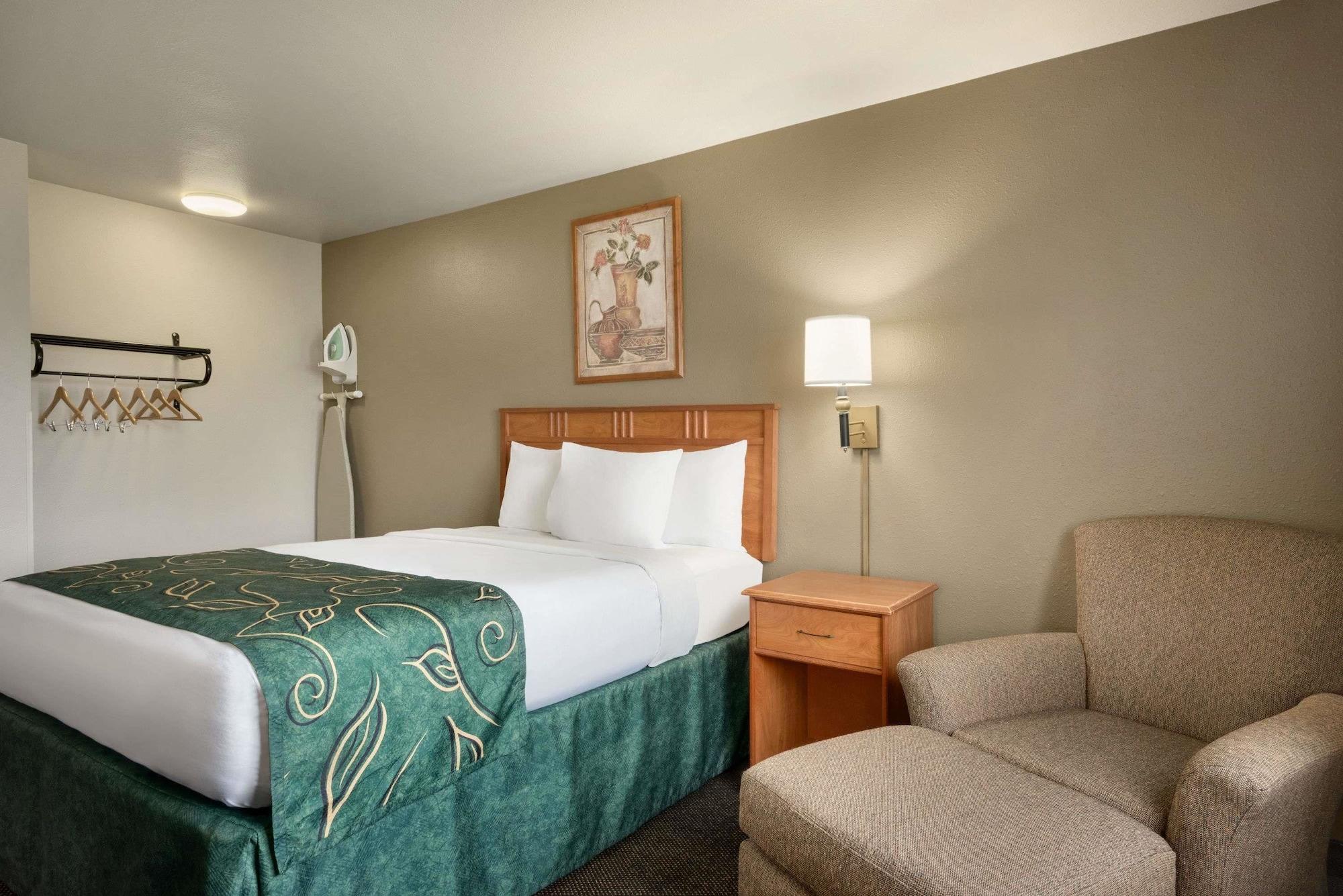 Travelodge By Wyndham Missouri Valley Экстерьер фото